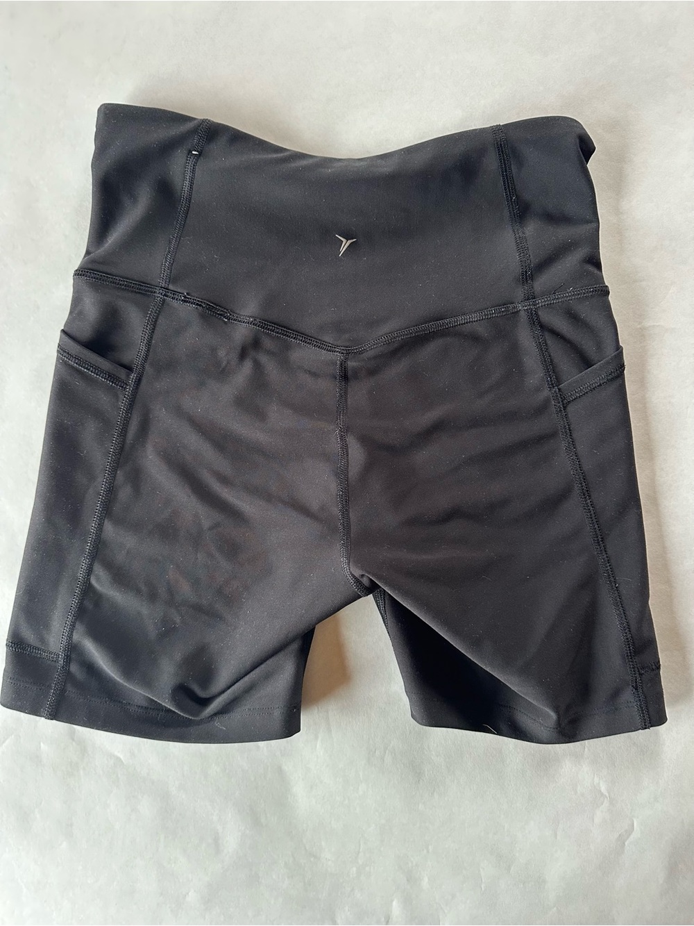 Old Navy 6” Mid Waist Women's Bike Shorts - Black and Olive Set - Picture 9 of 16